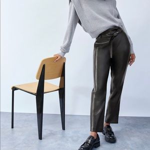 Aritzia Vegan Leather Belted Pants. Size 6